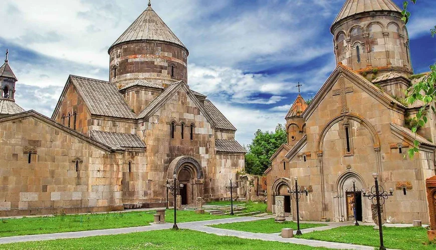 Монастырь Кечарис Цахкадзор